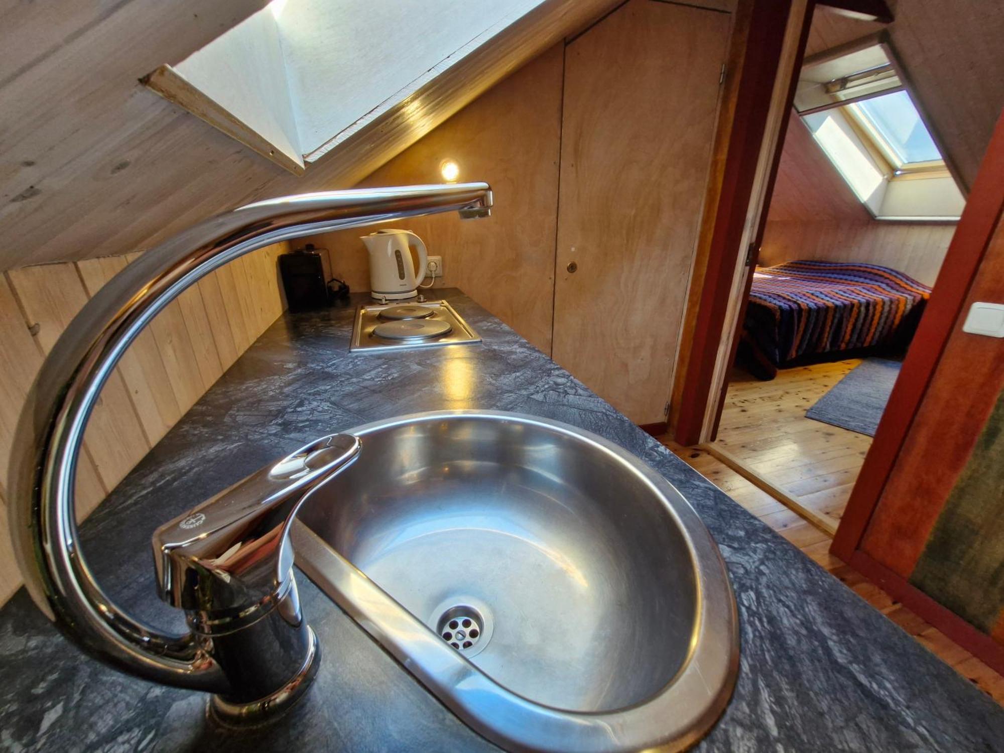 Piibelehe Guest Accommodation 쿠레사아레 외부 사진