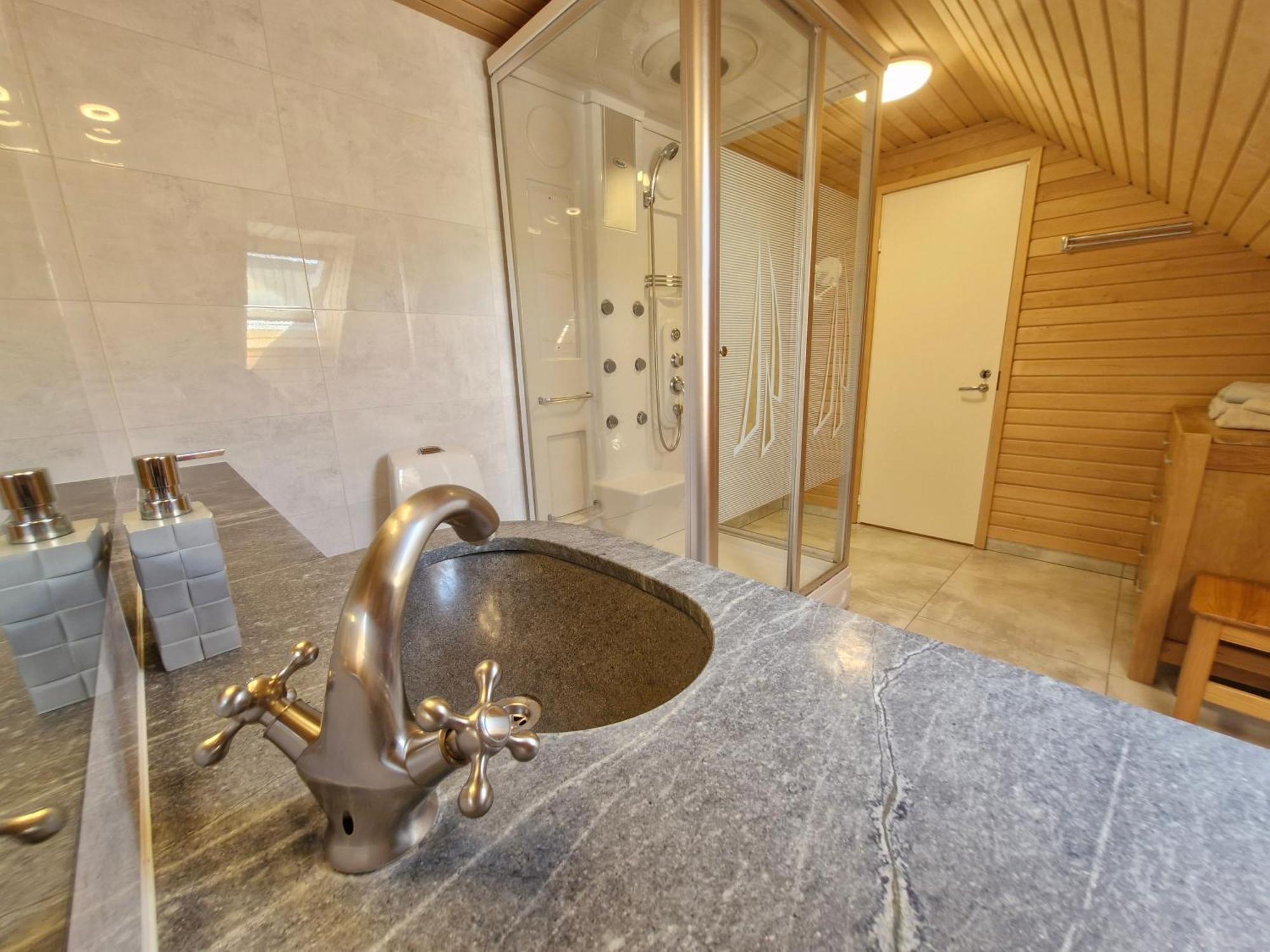 Piibelehe Guest Accommodation 쿠레사아레 외부 사진