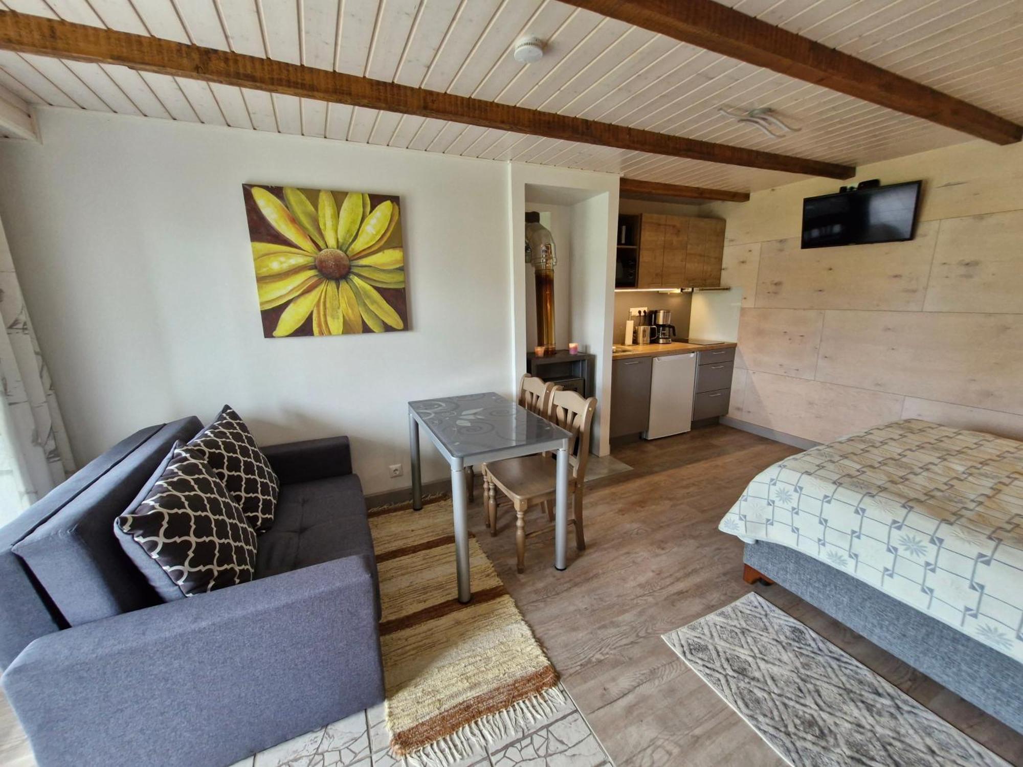 Piibelehe Guest Accommodation 쿠레사아레 외부 사진